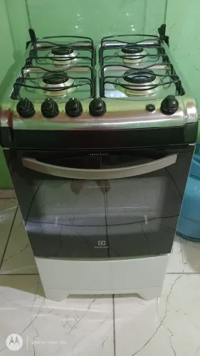 Fogão Electrolux Semi Novo 4 bocas e forno Elétrico (FAÇO ENTREGA)