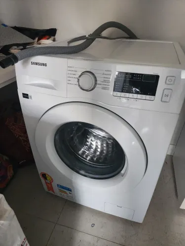 MAQUINA DE LAVAR QUASE NOVA! SALDÃO!