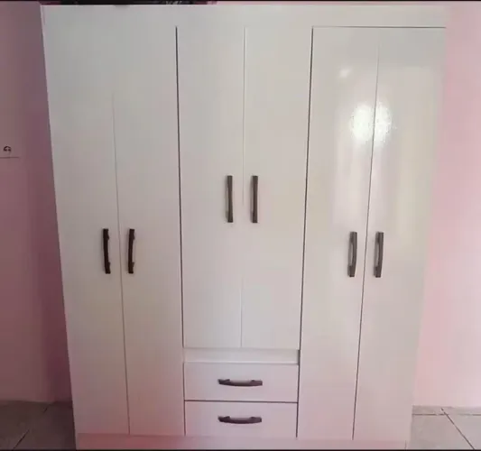 Vende-se guarda roupa seminovo 