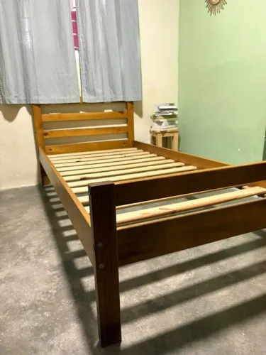 Cama de solteiro - usada - já reparada
