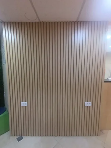 Painel Ripado em MDF Carvalho Poró de 15mm, impecável 
