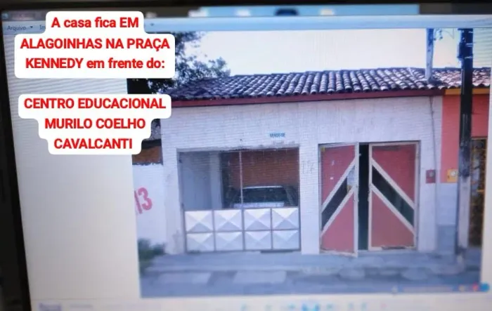 VENDO OU TROCO POR CARRO. A CASA FICA EM ALAGOINHAS NA PRAÇA KENNEDY.