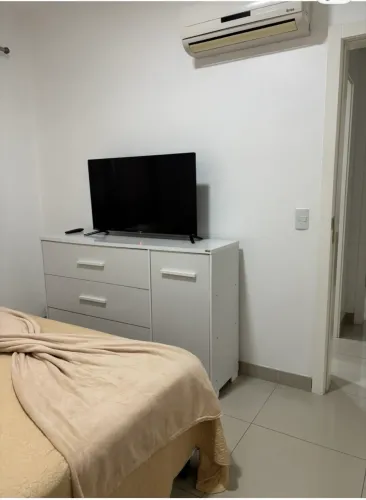 Quarto para moça R$2000 mensal 