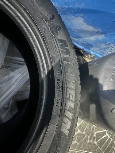 Pneu Michelin 215/55 R17