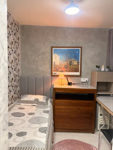 Alugo quarto 