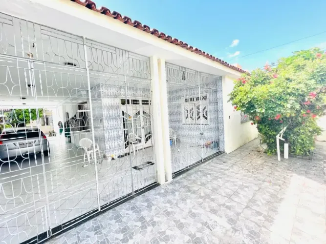 EXCELENTE CASA A VENDA NO PEREIRA LOBO