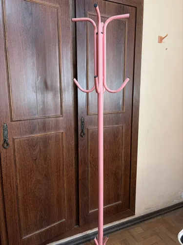 Cabideiro rosa da Prima Líder 