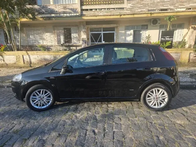Fiat Punto Essence Dualogic 1.8 Flex 16V 5P 2011