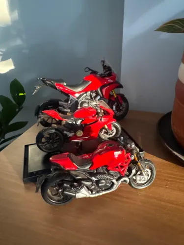 Ducati  miniatura coleção 