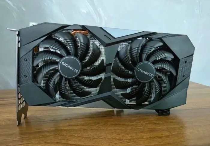 RTX 2060 6 GB GIGABAYTE