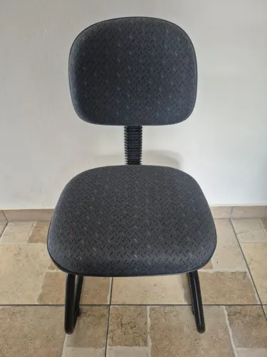 Cadeira semi nova