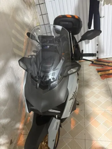 Vendo Xmax 300 nova!