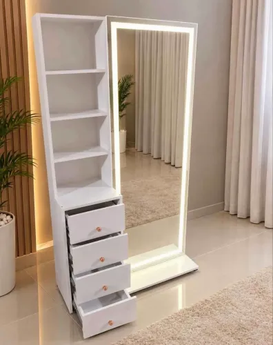Espelho de Led jateado com nichos e gavetas 