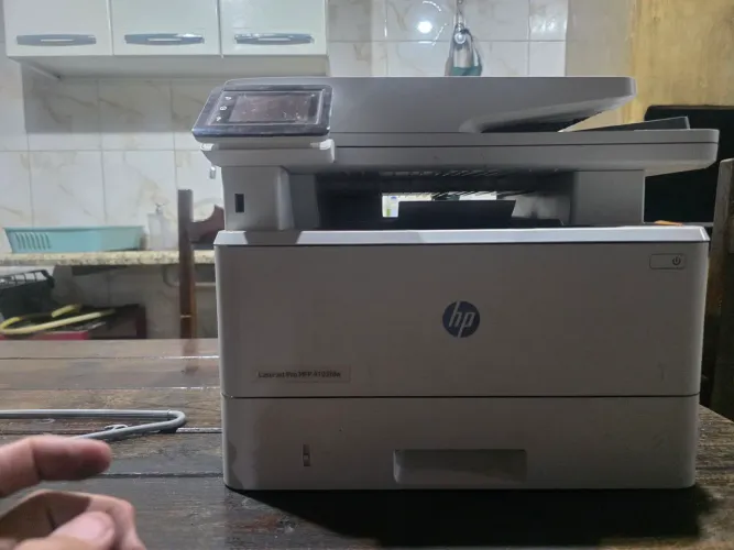 Impressora HP Laser Jet Pro MFP 4103fdw
