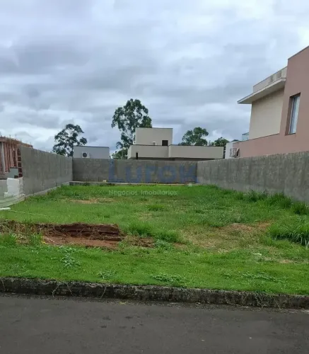 Terreno à venda no Condomínio Vita Verdi, em Valinhos