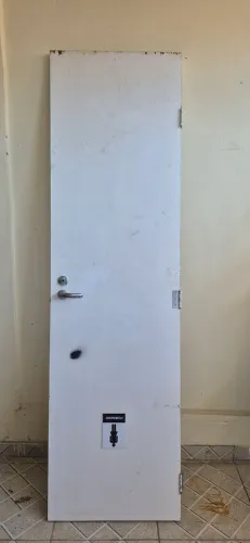 Porta de Madeira Para Banheiro Com Maçaneta 2m05 Altura 58 Largura R$35,00 Reais 