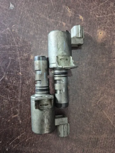 Par Valvula Solenoide Ford Focus 2009 2010 A 2011 Cn1g6l713ac