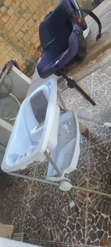Banheira e bebê conforto 
