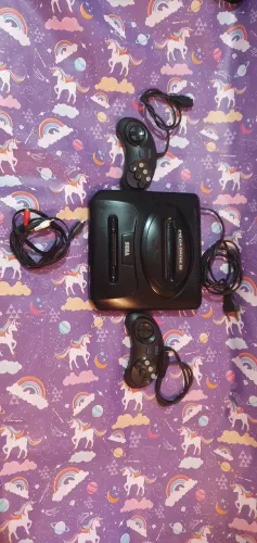 Mega drive completo, funcionando com dois controles paralelos cabo av paralelo.
