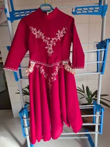 Vestido de prenda infantil 