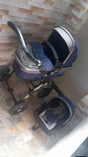 Vendo carrinho de bebê em ótimo estado , mais informações
