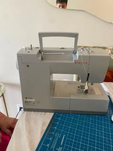 Máquina Singer 4423