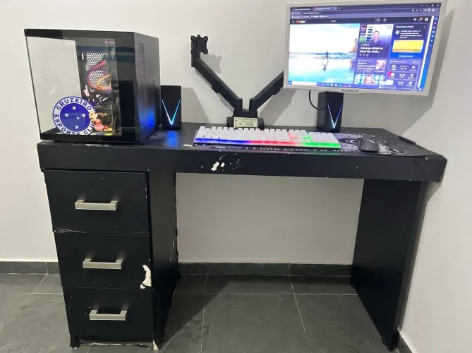 Escrivaninha para PC