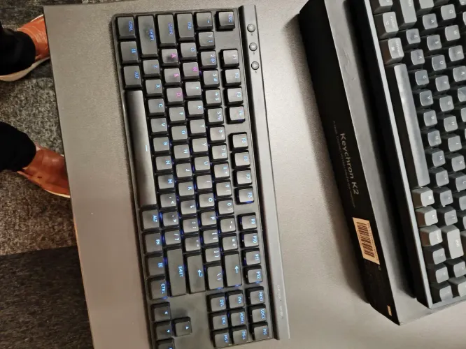 Teclado Logitech G515 com switch marrom e caixa - low profile - muito novo