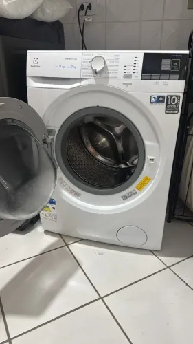 Lava e Seca Electrolux LSP11 11kg Inverter 127V (Lava 100% / Necessita Reparo na Secagem)