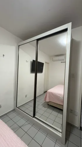 Guarda roupa porta espelho 