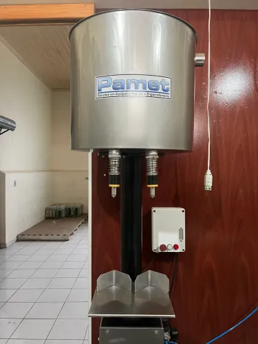 Envasadora Pneumática Pamet para Bebidas e Líquidos - 2 Bicos - Tanque 150L