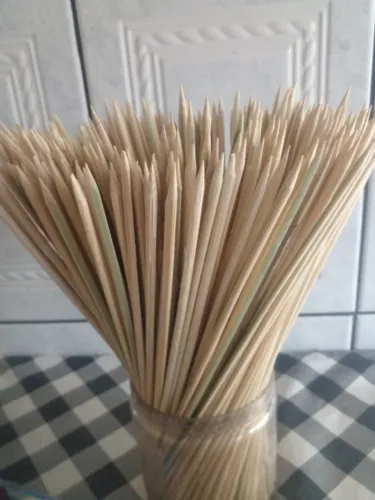 Espeto de bambu de 40cetimetro com 6mm