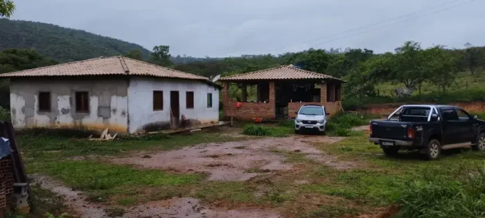 Sítio em Itaguara/MG! 30 mil metros 3 HECTARES agua corrente e lagoa todo plano.