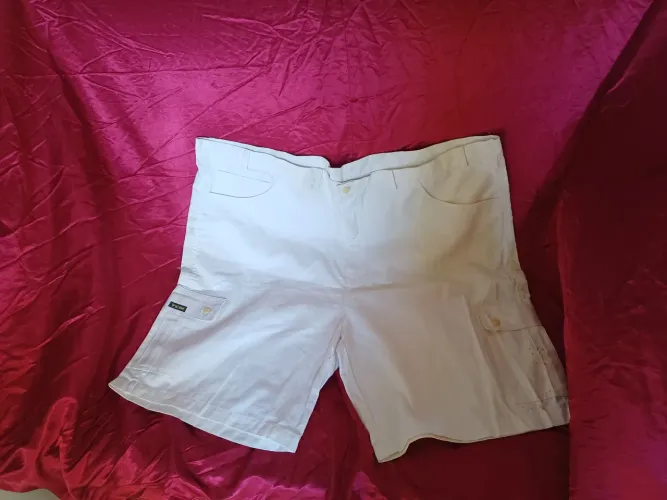Bermudas masculinas Tamanhos  :a partir de 48 ate 76. 