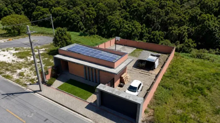 Terreno de 450 m2 c/ Conjunto Comercial no Lot. Bosque da Mata em Tijucas/SC