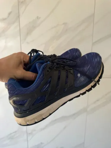 Tênis Adidas Tamanho 42