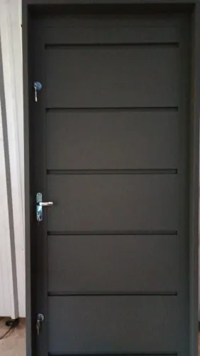 Portas de serralheria