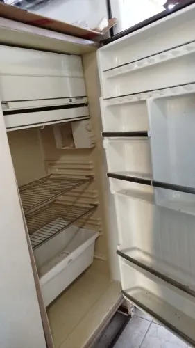 Geladeira BRASTEMP 300l