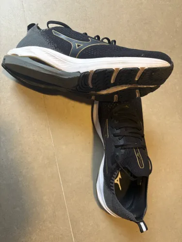 Mizuno Wave Zest Masculino