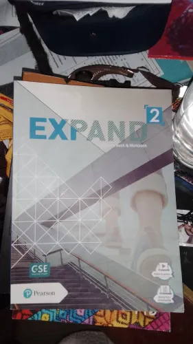 Livro de inglês expand 2