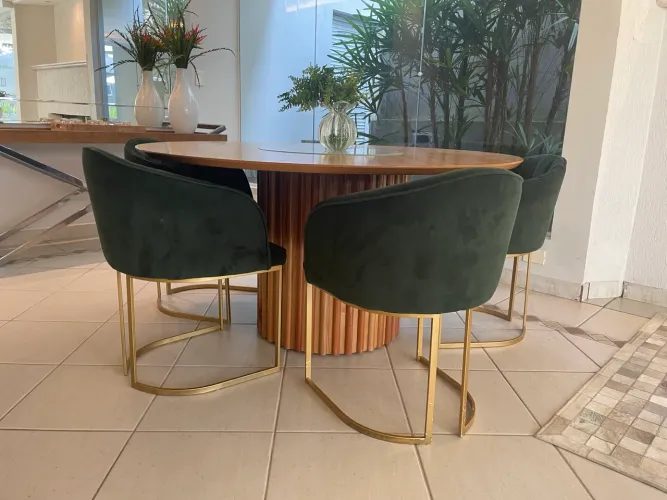 Mesa de jantar 5 lugares