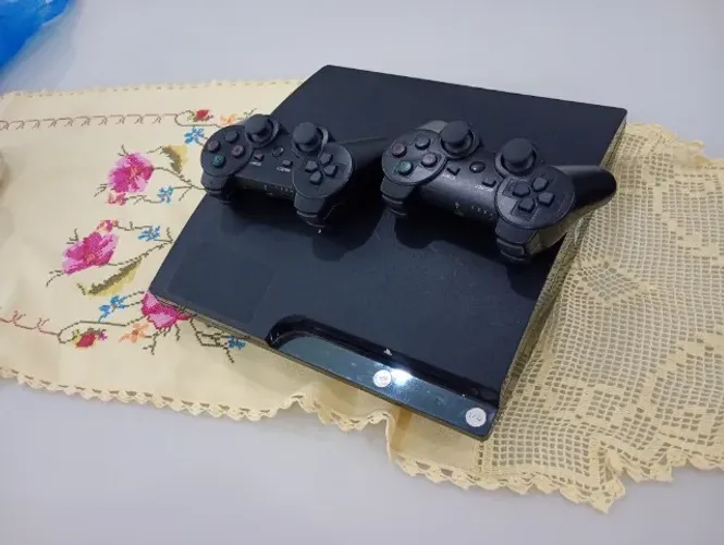 Ps3 slim desbloqueado, com dois controles