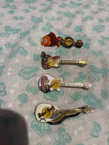 Pins originais HARD ROCK CAFÉ diversos