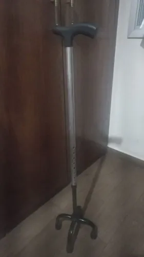 Bengala ortopédica 4 pontas com regulagem.