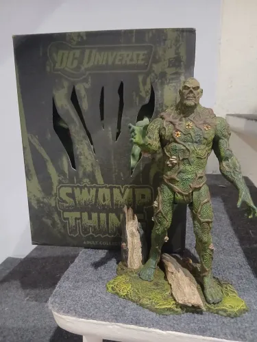 Monstro do Pântano Swamp Thing DC Universe exclusive SDCC 2011 (raríssimo)