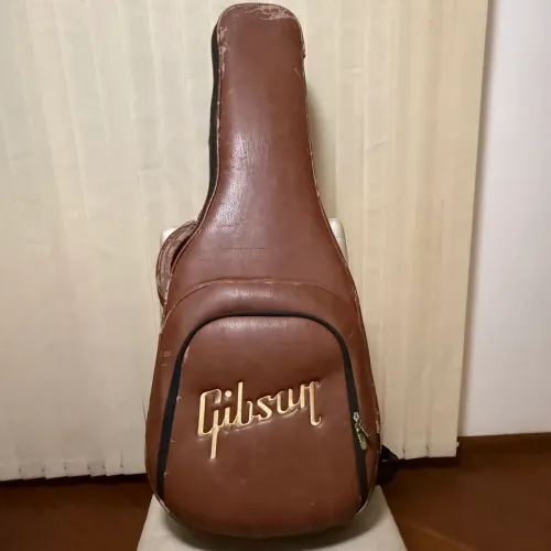 SoftCase Premium Gibson Brown - Todo funcional com Marcas do tempo de uso - Vintage. 