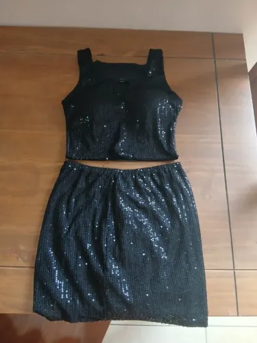 Conjunto top e saia