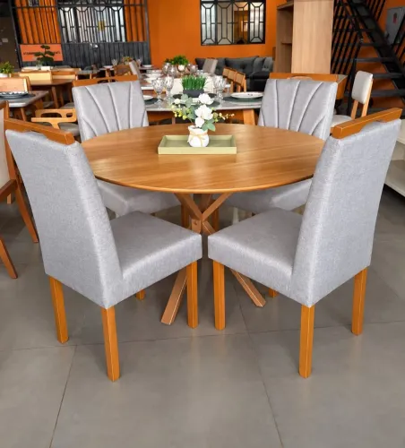 MESA COM 4 CADEIRAS