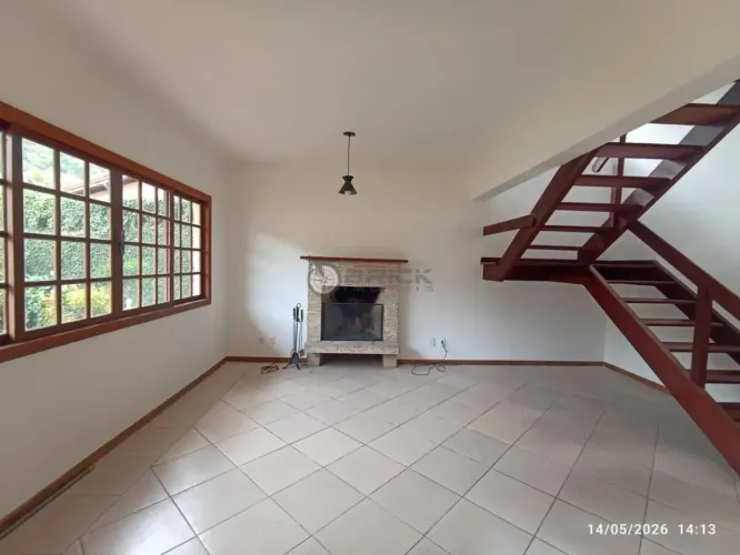 Casa para locação com 3 quartos sendo 2 suítes, 155,34 m² em condomínio na Ermitage - Tere