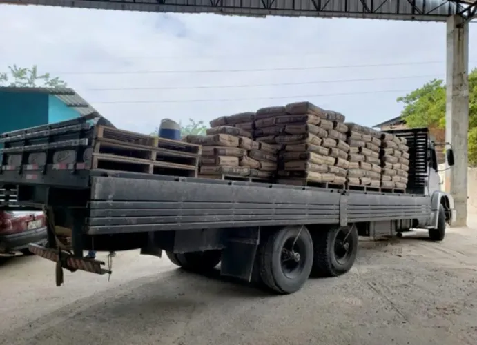 AJUDANTE PARA DESCARGA DE MATERIAL DE CONSTRUÇÃO